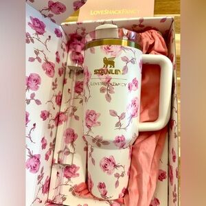 Stanley&LoveFancyShack
collaboration. Pattern: Ribbon Rosa
Limited edition